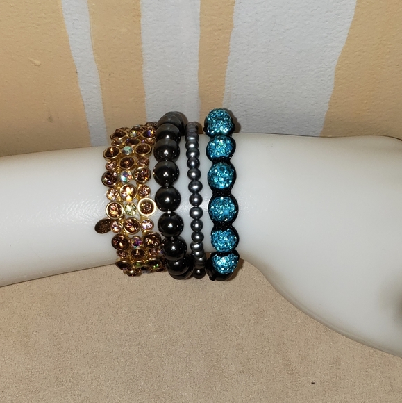 4 beautiful bracelets - Picture 2 of 12